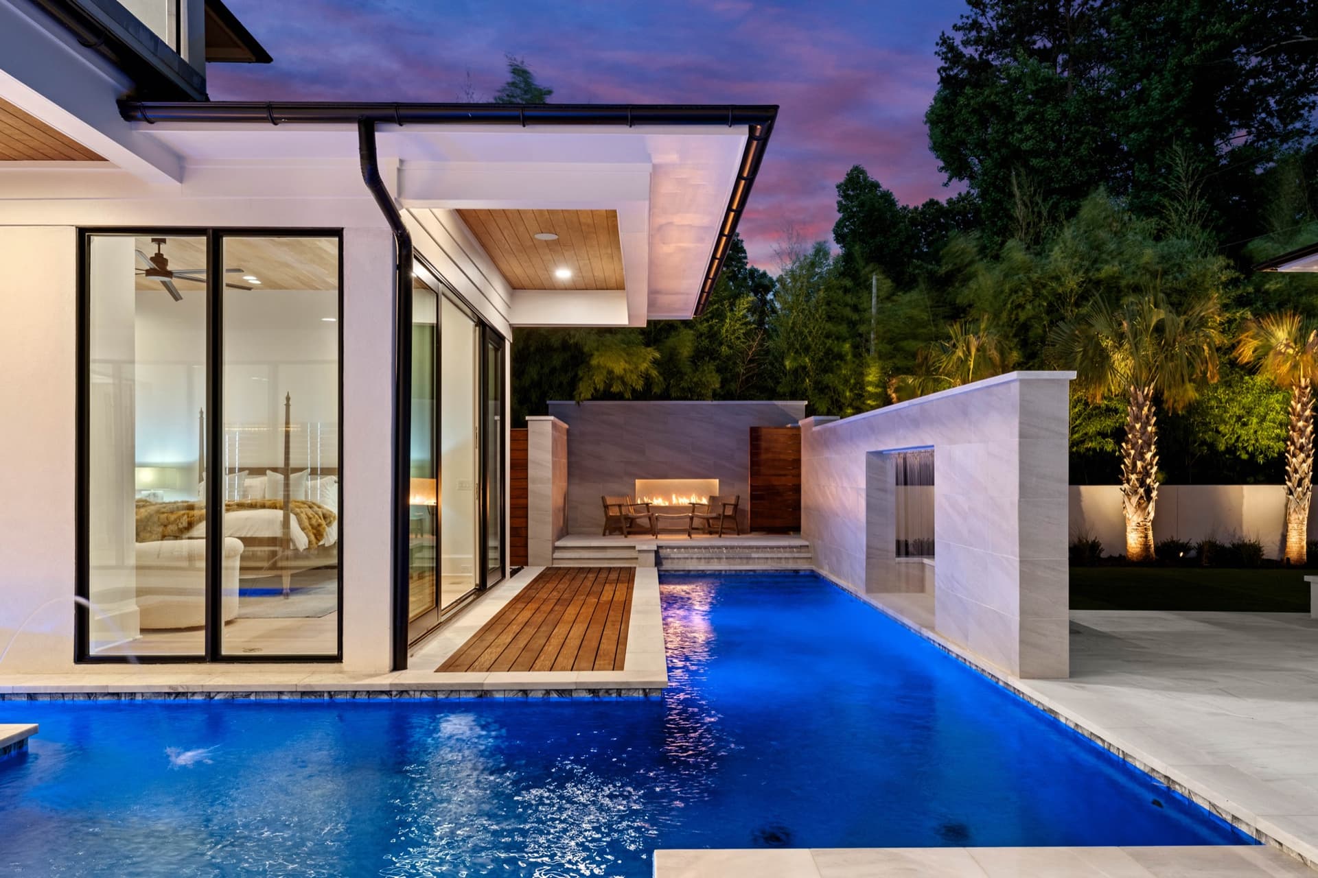Twilight exterior, La Gorce